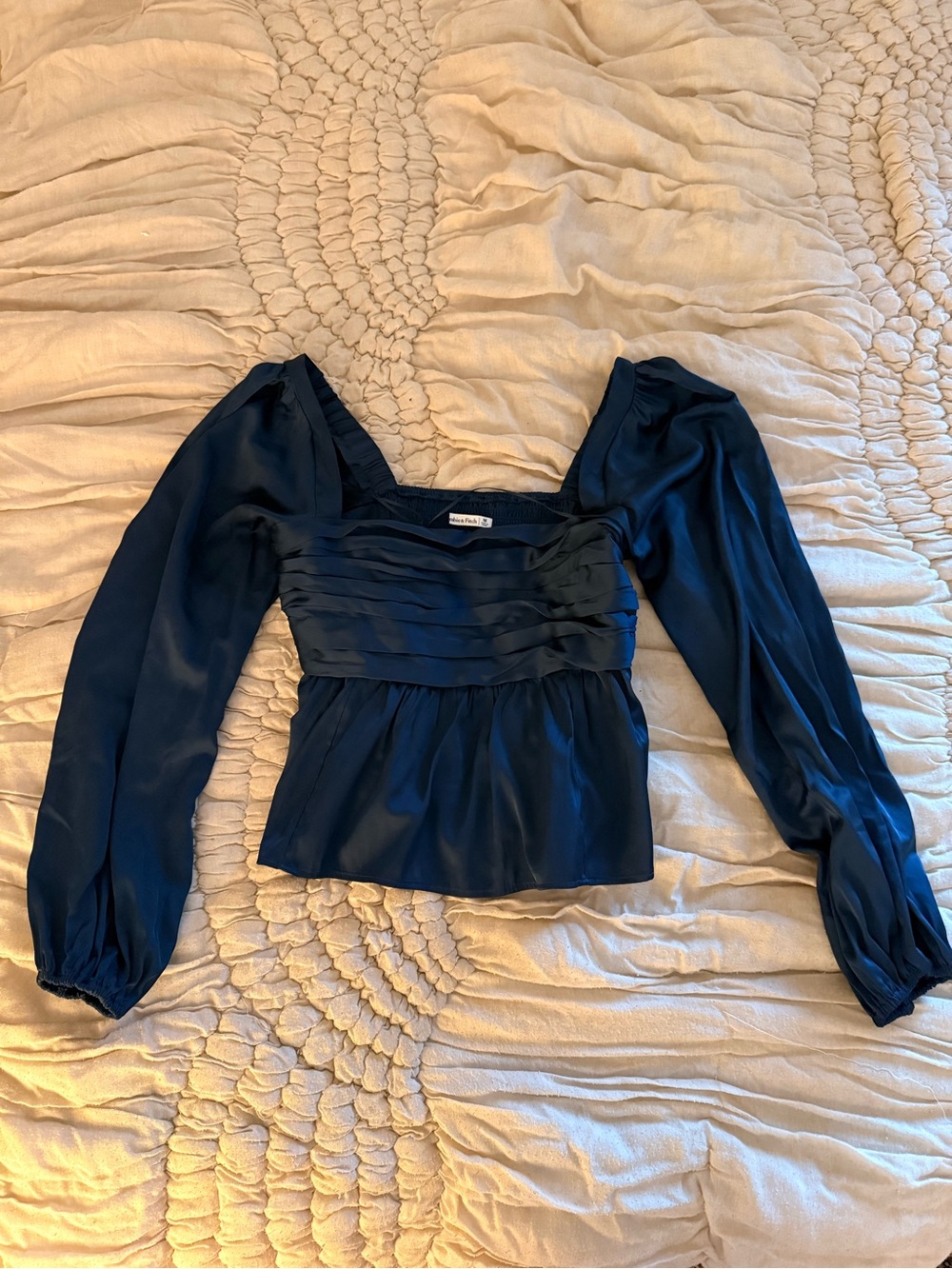 Abercrombie & Fitch Women’s Sz Medium Satin Material Blouse